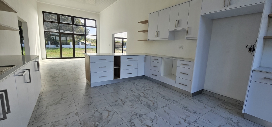 5 Bedroom Property for Sale in Hopefield Western Cape